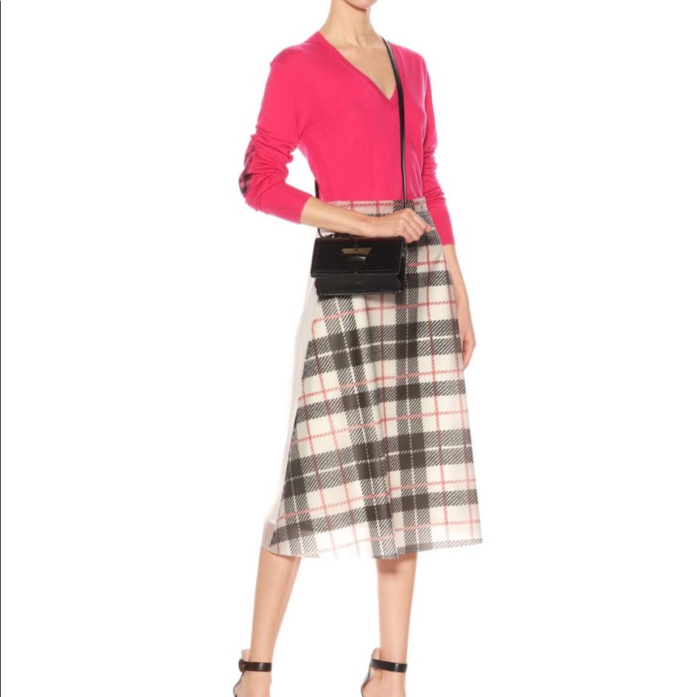NEW WITH TAGS Burberry Pink Cashmere Sweater